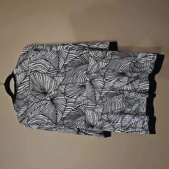 Woman's Cardigan Petite M - Picture 2 of 4